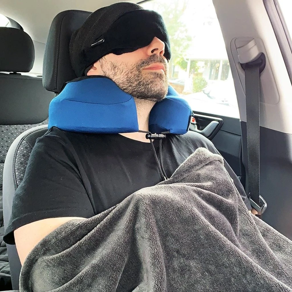 Cabeau Fold 'n Go™ Travel Blanket - Charcoal 4 Cabeau Fold 'n Go™ Travel Blanket - Charcoal - Image 2